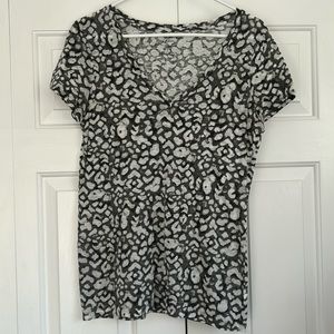 American Eagle Animal Print Favorite Tee Large